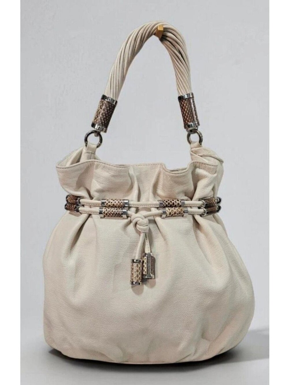 UNICORN FIND ‼️ Michael Kors 2010 Tonne Drawstring Satchel Bucket Bag